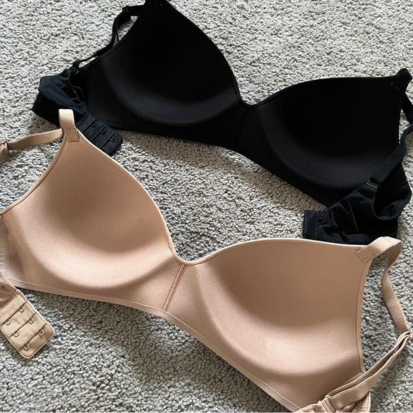 Victoria’s Secret Wireless T-Shirt Bra Bundle - Picture 4 of 5